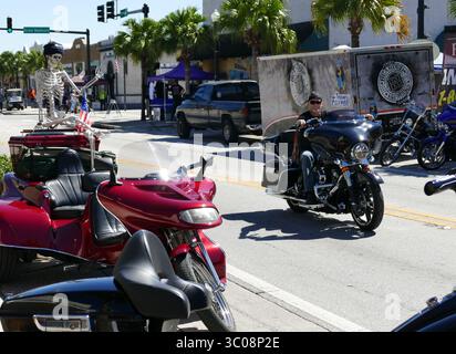 15 octobre 2018 - New Port Richey, Floride, États-Unis - MICHELE MILLER | TIMES.des milliers de passionnés de moto se sont rendus en ville pour le festival annuel du vélo de la rivière Cotee qui s'est tenu du 12 au 14 octobre 2018, au centre-ville de New Port Richey. (Crédit image : © Michele Miller/Tampa Bay Times via ZUMA Wire) Banque D'Images