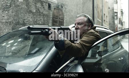 Point Break est un film d'action américain réalisé par Kathryn Bigelow en 1991 et écrit par W. Peter Iliff. Il met en vedette Patrick Swayze, Keanu Reeves, Lori Petty et Gary Busey. Le titre fait référence au terme de surf « point break », où une vague se brise lorsqu'elle frappe un point de terre dépassant de la côte. Banque D'Images