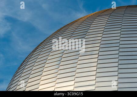 Vue artistique Super téléobjectif du dôme du planétarium de Chorzow Banque D'Images