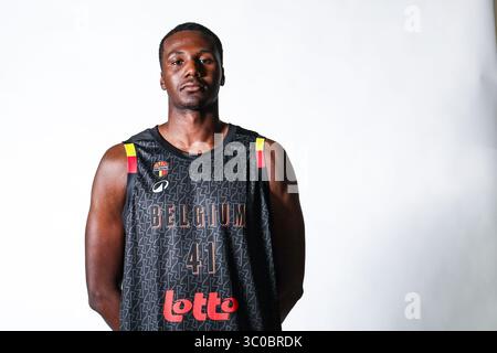 Bruxelles, Belgique. 21 juillet 2025. Le belge Godwin Tshimanga pose pour le photographe lors de la Journée des médias de l'équipe nationale belge masculine "The Belgian Lions", à Bruxelles, le lundi 21 juillet 2025. BELGA PHOTO BRUNO FAHY crédit : Belga News Agency/Alamy Live News Banque D'Images