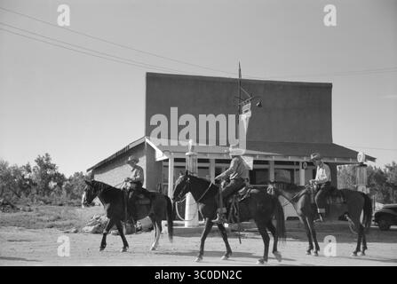 21 août 2018 - Birney, Montana, États-Unis - Men from Quarter Circle U Ranch in Town, Birney, Montana, États-Unis, Arthur Rothstein, administration de la sécurité agricole, juin 1939 (crédit image : © JT Vintage/Glasshouse via ZUMA Wire) Banque D'Images