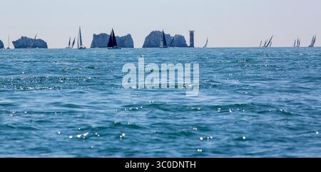 Yachts au départ de l'édition 2025 du Royal Ocean Racing Club Cowes to Dinard, St Malo Race Banque D'Images