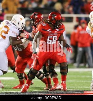 10 novembre 2018 : Madison Akamnonu (58 ans), joueur de ligne offensif du Texas, lors du match entre l'Université du Texas et Texas Tech au Jones AT&T Stadium de Lubbock, Texas. Tom Sooter/CSM.(image de crédit : &copy ; Tom Sooter/CSM via ZUMA Wire) Banque D'Images