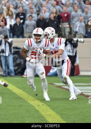 10 novembre 2018 College Station, TX...Ole Miss Running Back, Isaiah Woullard (26), jouant lors du match de football NCAA entre les Texas A&M Aggies et les Ole Miss Rebels, à College Station, TX. (Absolute Complete Photographer & Company Credit : Joseph Calomeni / MarinMedia.org / Cal Sport Media)(crédit image : &copy ; Joseph Calomeni / Marinmedia.Org/CSM via ZUMA Wire) Banque D'Images
