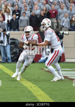10 novembre 2018 College Station, TX...Ole Miss Running Back, Isaiah Woullard (26), jouant lors du match de football NCAA entre les Texas A&M Aggies et les Ole Miss Rebels, à College Station, TX. (Absolute Complete Photographer & Company Credit : Joseph Calomeni / MarinMedia.org / Cal Sport Media)(crédit image : &copy ; Joseph Calomeni / Marinmedia.Org/CSM via ZUMA Wire) Banque D'Images