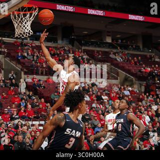20 novembre 2018 - Columbus, OH, USA - C.J. Jackson de l'Ohio State marque sur Josh Sharkey de Samford pendant la première mi-temps à Value City Arena à Columbus, Ohio, le mardi 20 novembre 2018. (Crédit image : © Kyle Robertson/Columbus Dispatch/TNS via ZUMA Wire) Banque D'Images