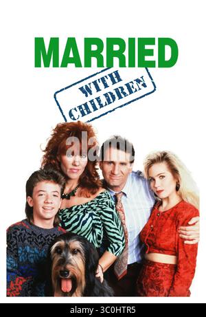 CHRISTINA APPLEGATE, ED O'NEILL, KATEY SAGAL et DAVID FAUSTINO dans NOT THE COSBYS (1987) -titre original : MARIÉ AVEC ENFANTS-, réalisé par RON LEAVITT. Crédit : COLUMBIA PICTURES TÉLÉVISION / album Banque D'Images