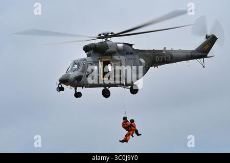 Armée de l'air tchèque PZL-Swidnik W-3A Sokol - 243. Vrtuln'kovou Letka lors du Royal International Air Tattoo à RAF Fairford, Gloucestershire, Angleterre le samedi 19 juillet 2025. (Photo : Jon Hobley | mi News) crédit : MI News & Sport /Alamy Live News Banque D'Images