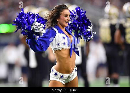 29 novembre 2018 : les Cowboys de Dallas jouent pendant la première moitié du match NFL entre les Saints de la Nouvelle-Orléans et les Cowboys de Dallas au AT&T Stadium d'Arlington, Texas. Shane Roper/Cal Sport Media(image de crédit : &copy ; Shane Roper/CSM via ZUMA Wire) Banque D'Images