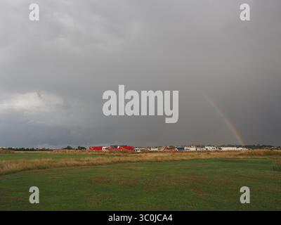 Sheerness, Kent, Royaume-Uni. 21 juillet 2025. Météo Royaume-Uni : arc-en-ciel lors d'une tempête à Sheerness, Kent. Crédit : James Bell/Alamy Live News Banque D'Images