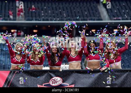 Oklahoma cheerleaders célébrer après le Dr. Pepper Big-12 Championship entre l'Oklahoma Sooners vs Texas longhorns à un grand championnat NCAA-12 jeu de football au Stade AT&T, Arlington au Texas. 12/01/18.Manny Flores/Cal Sport Media. Banque D'Images