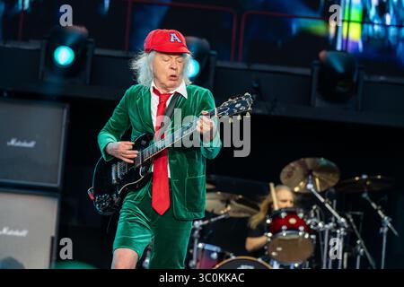 20 juillet 2025 : Angus Young se produit avec AC/DC à l'Autodromo Enzo e Dino Ferrari à Imola, en Italie Banque D'Images