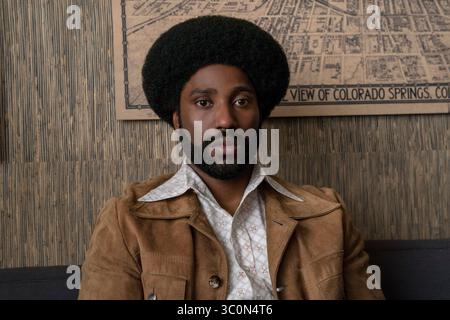 Golden Globes 2019 : Nominee : MEILLEUR ACTEUR DANS Un FILM. Photo : DATE DE SORTIE : 10 août 2018 TITRE : BlacKkKlansman STUDIO : Focus Features DIRECTOR : Spike Lee INTRIGUE : Ron Stallworth, un policier afro-américain du Colorado, a réussi à infiltrer le Ku Klux Klan local et est devenu le chef du chapitre local. EN VEDETTE : JOHN DAVID WASHINGTON dans le rôle de Ron Stallworth. (Crédit image : © Focus Features/Entertainment Pictures/ZUMAPRESS.com) Banque D'Images