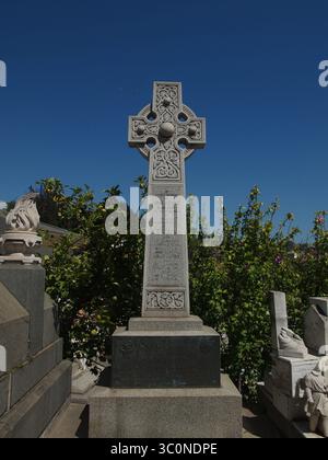 13 novembre 2014 - Chili - Croix celtique sur une tombe dans le cimetière des dissidents de Valparaiso (crédit image : © Carlos Garcia Granthon/ZUMA Wire) Banque D'Images