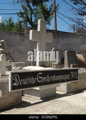 13 novembre 2014 - Valparaiso, Valparaiso, Chili - tombes des membres de la compagnie allemande de pompiers NÂ° 2 au cimetière des dissidents de Valparaiso (crédit image : © Carlos Garcia Granthon/ZUMA Wire) Banque D'Images