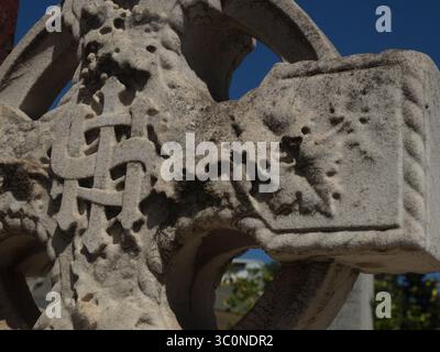 13 novembre 2014 - Valparaiso, Valparaiso, Chili - détail de la croix celtique sur une tombe dans le cimetière des dissidents de Valparaiso (crédit image : © Carlos Garcia Granthon/ZUMA Wire) Banque D'Images