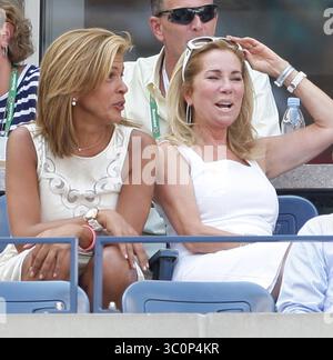 NEW YORK, NY - 07 SEPTEMBRE : Hoda Kotb, Kathie Lee Gifford le huitième jour de l'US Open 2015 au centre national de tennis Billie Jean King de l'USTA le 7 septembre 2015 dans le quartier Flushing du Queens borough de New York... personnes : Hoda Kotb, Kathie Lee Gifford. (Crédit image : © SMG via ZUMA Wire) Banque D'Images