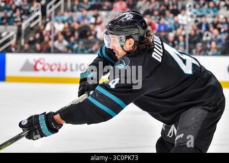 13 décembre 2018 : le défenseur des Sharks de San Jose Brenden Dillon (4) en action lors du match de la LNH entre les Stars de Dallas et les Sharks de San Jose au SAP Center à San Jose, en Californie. Chris Brown/CSM(image de crédit : &copy ; Chris Brown/CSM via ZUMA Wire) Banque D'Images