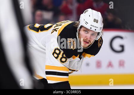 17 décembre 2018 : David Pastrnak (88 ans), aile droite des Bruins de Boston, attend un affrontement lors du match des Canadiens des Bruins de Boston de Montréal au Centre Bell de Montréal, Québec. David Kirouac/CSM(image de crédit : &copy ; David Kirouac/CSM via ZUMA Wire) Banque D'Images