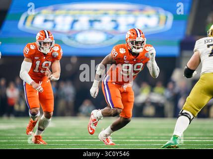 Clemson Tigers défensive end Clelin Ferrell (99) rushes.pendant le Goodyear Cotton Bowl Classic entre Norte Dame vs Clemson au AT&T Stadium, Arlington Texas.12/29/2018.Manny Flores/Cal Sport Media. Banque D'Images