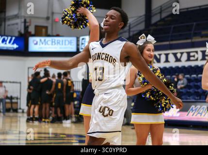 3 janvier 2019 : le Marquis Johnson (13 ans), gardien de l'Université du centre de l'Oklahoma, est annoncé avant le match de basket-ball entre les Western Griffons du Missouri et les Central Oklahoma Bronchos à Hamilton Field House à Edmond, Oklahoma. Le Missouri Western bat Central Oklahoma 85-80. Gris Siegel/CSM(image de crédit : &copy ; gris Siegel/CSM via ZUMA Wire) Banque D'Images