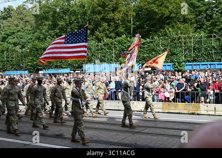 Bruxelles, Belgique. 21 juillet 2025. Les troupes de l’armée AMÉRICAINE ont également participé au défilé des soldats belges, dans le cadre des événements de la Journée nationale, à Bruxelles, le lundi 21 juillet 2025. Crédit : Tereza Supova/CTK photo/Alamy Live News Banque D'Images