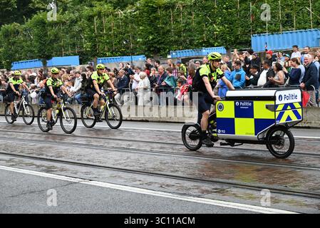 Bruxelles, Belgique. 21 juillet 2025. Des policiers à vélo ont participé au défilé des soldats belges, dans le cadre des événements de la Journée nationale, à Bruxelles, le lundi 21 juillet 2025. Crédit : Tereza Supova/CTK photo/Alamy Live News Banque D'Images