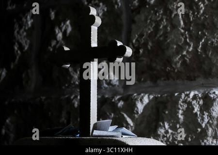 24 novembre 2018 - Jérusalem, Israël - L'église orthodoxe syriaque de préparé Mark abrite l'une des plus petites et plus anciennes communautés chrétiennes de Jerusalemâ€™, sur un cadre traditionnel prétendu être le site de la salle haute de la dernière Cène..dans le coin nord-est du quartier arménien de la vieille cityÂ€, sur la rue Ararat qui bifurque sur la rue Markâ€™, son culte emploie la plus ancienne liturgie survivante du christianisme, basé sur le rite de l'Église chrétienne primitive de Jérusalem, en utilisant la langue syriaque, un dialecte de l'araméen que Jésus parlait. Mère de Markâ€™, Marie de Jérusalem, Banque D'Images