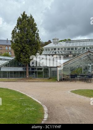 Petites serres avec des plantes dans le jardin botanique de Copenhague au Danemark Banque D'Images