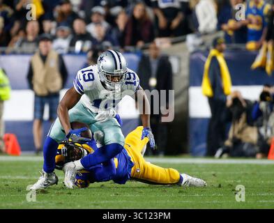 12 janvier 2019 le receveur des Dallas Cowboys Amari Cooper #19 fait une capture lors du match éliminatoire de la ronde divisionnaire de la NFC entre les Rams de Los Angeles et les Cowboys de Dallas au Los Angeles Coliseum de Los Angeles, en Californie. Charles Baus/CSM.(image de crédit : &copy ; Charles Baus/CSM via ZUMA Wire) Banque D'Images