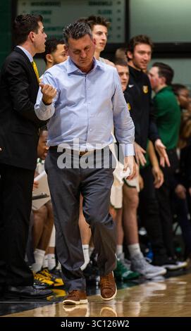 Jan 12 2019 San Francisco, CA États-Unis L'entraîneur-chef de San Francisco Kyle Smith lors du match de basket-ball masculin de la NCAA entre Gonzaga Bulldogs et les dons de San Francisco 83-96 perdus au War Memorial Gymnasium San Francisco Calif. Thurman James / CSM(image de crédit : &copy ; Thurman James/CSM via ZUMA Wire) Banque D'Images
