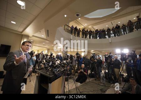 14 janvier 2019 - Barron, WISCONSIN, États-Unis - Brian Wright, procureur du district du comté de Barron, parle aux médias après que Jake T. Patterson, 21 ans, a été officiellement accusé de 2 chefs de meurtre au premier degré et d'enlèvement de Jayme Closs, 13 ans, à la Cour de circuit du comté de Barron lundi 14 janvier 2019 à Barron, Wisconsin (image crédit : © Jerry Holt/Minneapolis Star Tribune/TNS via ZUMA Wire) Banque D'Images