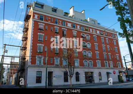 L'immeuble historique Douglas Lodge le long de Granville Street, Vancouver, C.-B. Banque D'Images