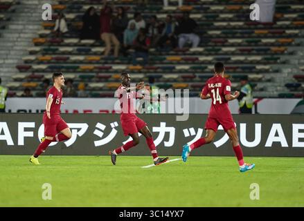 17 janvier 2019 : Almoez Ali du Qatar célébrant son objectif 2-0 lors de l'Arabie Saoudite contre Qatar au stade Zayed Sports City à Abu Dhabi, Emirats Arabes Unis, Coupe d'Asie de l'AFC, championnat asiatique de football. Ulrik Pedersen/CSM.(image de crédit : &copy ; Ulrik Pedersen/CSM via ZUMA Wire) Banque D'Images