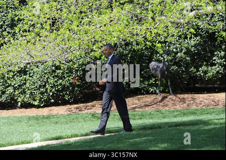 24 avril 2012 - Washington, District de Columbia, États-Unis - .le président Barack Obama quitte la Maison Blanche. (Crédit image : Christy Bowe/ZUMA Wire) Banque D'Images