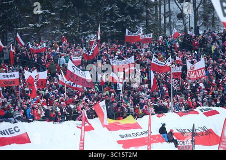 19 janvier 2019 - Zakopane, Pologne - les fans polonais lors de la compétition par équipes de la Coupe du monde de saut à ski FIS à Zakopane. (Crédit image : © Damian Klamka/ZUMA Wire) Banque D'Images