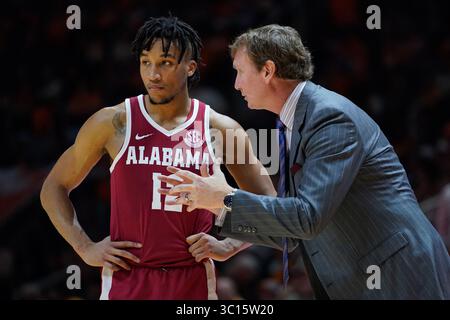 19 janvier 2019 : L'entraîneur-chef adjoint John Pelphrey de l'Alabama Crimson Tide entraîne Dazon Ingram #12 de l'Alabama Crimson Tide pendant le match de basketball de la NCAA entre les bénévoles de l'Université du Tennessee et l'Université de l'Alabama Crimson Tide à Thompson Boling Arena à Knoxville TN Tim Gangloff/CSM(crédit image : &copy ; Tim Gangloff/CSM via ZUMA Wire) Banque D'Images