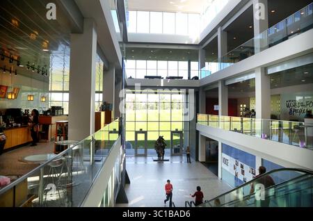 31 août 2016 - Golden Valley, Golden Valley, États-Unis - campus du siège social de General Mills mercredi 31 août 2016, à Golden Valley, MN. PAR DEMANDE, VOICI DES PHOTOS GÉNÉRIQUES DE CAMPUS/SIGNALISATION DE MOULINS GÉNÉRAUX POUR LE FICHIER les coquilles de tacos Old El Paso et les produits alimentaires mexicains peuvent ne pas être ce qui vient à l'esprit lorsque l'on pense aux catégories d'aliments à forte croissance. Mais cette marque de centre de magasin est l'une des principales marques d'épicerie de General Mills en termes de croissance et de rentabilité. La société basée à Golden Valley étend la ligne en Russie, en Pologne, en Autriche et aux pays-Bas, tout en développant son pro américain prospère Banque D'Images