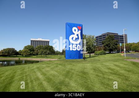 31 août 2016 - Golden Valley, Golden Valley, États-Unis - campus du siège social de General Mills mercredi 31 août 2016, à Golden Valley, MN. PAR DEMANDE, VOICI DES PHOTOS GÉNÉRIQUES DE CAMPUS/SIGNALISATION DE MOULINS GÉNÉRAUX POUR LE FICHIER les coquilles de tacos Old El Paso et les produits alimentaires mexicains peuvent ne pas être ce qui vient à l'esprit lorsque l'on pense aux catégories d'aliments à forte croissance. Mais cette marque de centre de magasin est l'une des principales marques d'épicerie de General Mills en termes de croissance et de rentabilité. La société basée à Golden Valley étend la ligne en Russie, en Pologne, en Autriche et aux pays-Bas, tout en développant son pro américain prospère Banque D'Images