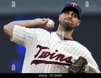 10 août 2011 - Minneapolis, Minnesota, États-Unis - Boston Red Sox vs Minnesota Twins. Lanceur de jumelles Nick Blackburn..mercredi 10 août 2011. ..(/STARTRIBUNE ) (crédit image : Marlin Levison/Minneapolis Star Tribune/TNS via ZUMA Wire) Banque D'Images
