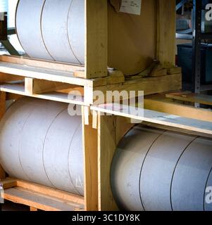 17 août 2010 - Eden Prairie, Minnesota, USA - États-Unis - -- Paul, Minn. -- 17 août 2010 -- Replenex, une société de gestion de la chaîne d'approvisionnement, fournit toujours des meules à ses clients. La société a été fondée en 1946 par l'arrière-grand-père de Matt Cohen qui vendait des meules excédentaires de l'armée dans le coffre de sa voiture. (Crédit image : Glen Stubbe/Minneapolis Star Tribune/TNS via ZUMA Wire) Banque D'Images