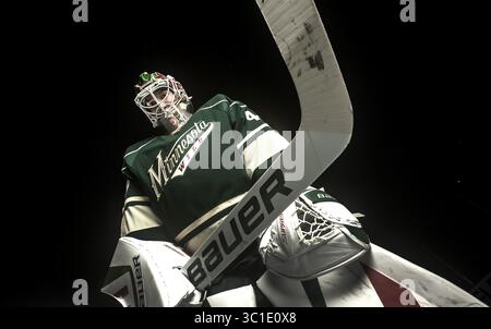 17 septembre 2015 - composé Paul, MN, U.S. - Minnesota Wild Goalie Devan Dubnyk (40). - Le 17 septembre 2015, composé Paul, MN, Xcel Energy Center, NHL, Minnesota Wild (crédit image : Carlos Gonzalez/Minneapolis Star Tribune/TNS via ZUMA Wire) Banque D'Images