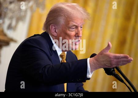 Washington, États-Unis. 22 juillet 2025. Le président AMÉRICAIN Donald Trump s’exprime lors d’une réception avec des membres républicains du Congrès dans la salle est de la Maison Blanche à Washington, DC le mardi 22 juillet 2025. Photo de Yuri Gripas/UPI crédit : UPI/Alamy Live News Banque D'Images