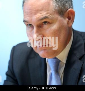 19 juillet 2017 - Minneapolis, MN, États-Unis - le commissaire de l'EPA Scott Pruitt a visité le Minnesota pour discuter de la qualité de l'eau et de la pollution, entre autres sujets mercredi 19 juillet 2017, au Star Tribune à Minneapolis, MN..... le commissaire Scott Pruitt visite le Minnesota pour discuter, nous croyons, de la qualité de l'eau et de la pollution. (Crédit image : David Joles/Minneapolis Star Tribune/TNS via ZUMA Wire) Banque D'Images