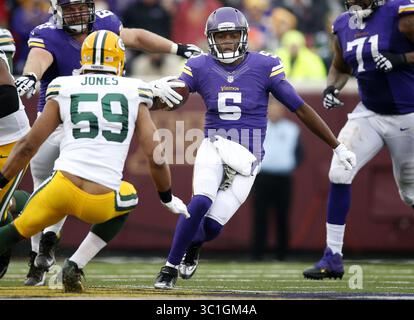 23 novembre 2014 - Minneapolis, MN, États-Unis - Minnesota Vikings Teddy Bridgewater (5). - 23 novembre 2014, Minneapolis, Minn., stade TCF Bank, NFL, Minnesota Vikings v. Green Bay Packers (crédit image : Carlos Gonzalez/Minneapolis Star Tribune/TNS via ZUMA Wire) Banque D'Images