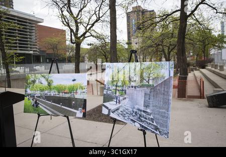 14 mai 2018 - Minneapolis, MN, États-Unis - les plans de rendu du futur de Peavey Plaza ont été exposés lors d'une conférence de presse annonçant le début de la construction au parc du centre-ville de Minneapolis, Minnesota, le 14 mai 2018. (Crédit image : Renee Jones Schneider/Minneapolis Star Tribune/TNS via ZUMA Wire) Banque D'Images