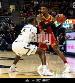 16 février 2019 Berkeley, CA États-Unis le garde de l'USC Jonah Mathews (2) cherche à passer le ballon lors du match de basket-ball masculin de la NCAA entre les Trojans de l'Université de Californie du Sud et la victoire des Golden Bears de Californie 89-66 au Hass Pavilion Berkeley Calif. Thurman James / CSM(image de crédit : &copy ; Thurman James/CSM via ZUMA Wire) Banque D'Images