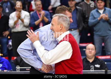 21 février 2019 : L'entraîneur-chef Rick Byrd et l'entraîneur-chef Jay Spoonhour se serrent la main et rient après le match de basket-ball de la NCAA entre les Panthers de l'Illinois de l'est et les Bruins de Belmont au Curb Event Center à Nashville, Tennessee. Austyn McFadden/CSM(image de crédit : &copy ; Austyn McFadden/CSM via ZUMA Wire) Banque D'Images