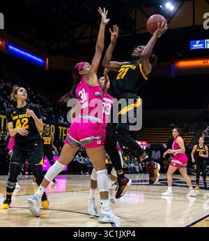 22 février 2019 Berkeley, CA États-Unis L'attaquante des Sun Devils de l'Arizona State Sophia Elenga (21) prend un coup de feu lors du match de basket féminin de la NCAA entre les Sun Devils de l'Arizona et les Golden Bears de Californie 60-69 perdus au Hass Pavilion Berkeley Calif. Thurman James / CSM(image de crédit : &copy ; Thurman James/CSM via ZUMA Wire) Banque D'Images