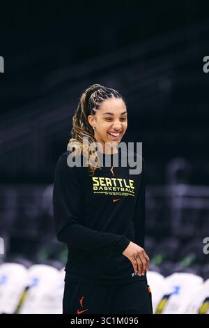Seattle, Washington, États-Unis. 22 juillet 2025. GABBY WILLIAMS (5) de Seattle Storm se réchauffe avant le match WNBA entre le Storm de Seattle et les Wings de Dallas le 22 juillet 2025 au Climate Pledge Arena de Seattle, Washington. (Crédit image : © Richard Dizon/ZUMA Press Wire) USAGE ÉDITORIAL SEULEMENT ! Non destiné à UN USAGE commercial ! Banque D'Images